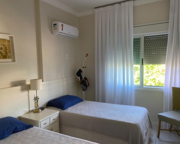 Apartamento em Jurerê na Avenida dos Búzios com 3 quartos sendo uma 1 suíte