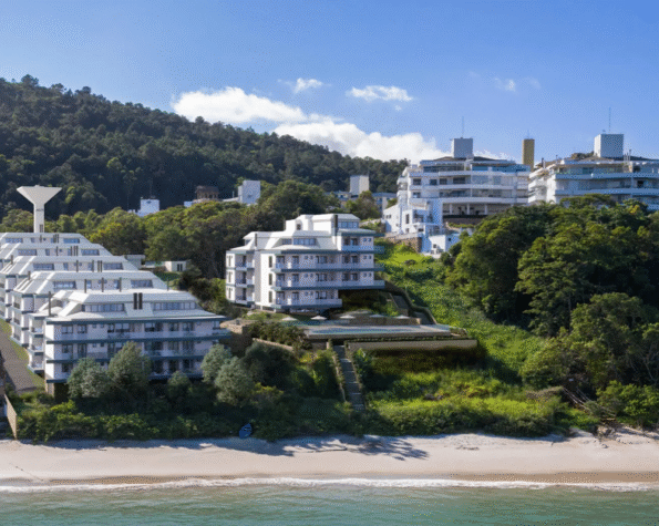 Duplex Frente Mar em Jurerê com 3 suítes no YachtClub