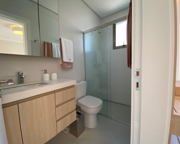 Duplex Frente Mar em Jurerê com 3 suítes no YachtClub