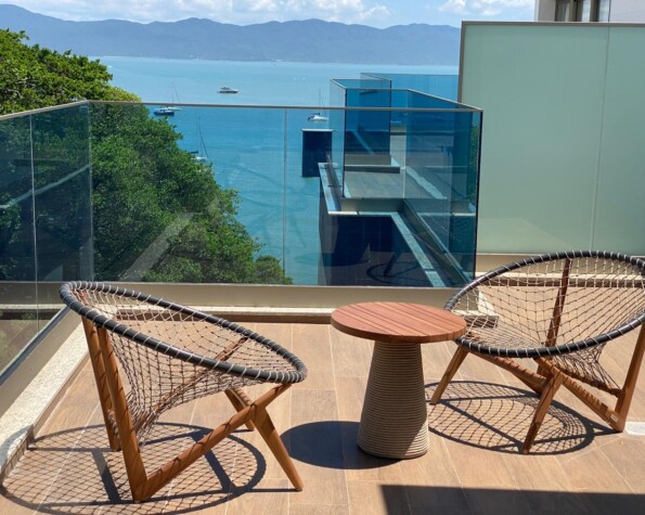 Duplex Frente Mar em Jurerê com 3 suítes no YachtClub