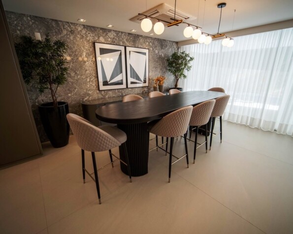 Duplex Frente Mar em Jurerê com 3 suítes no YachtClub
