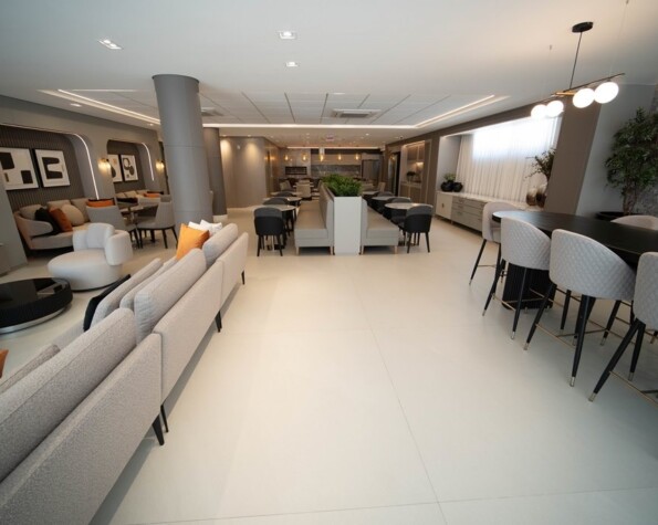 Duplex Frente Mar em Jurerê com 3 suítes no YachtClub