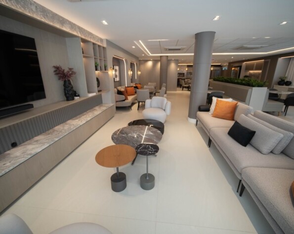 Duplex Frente Mar em Jurerê com 3 suítes no YachtClub