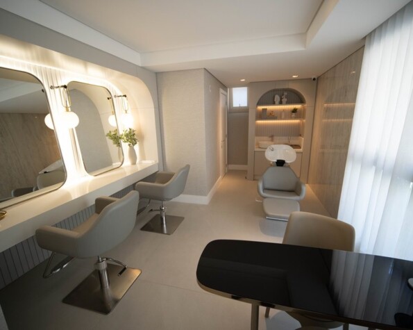 Duplex Frente Mar em Jurerê com 3 suítes no YachtClub