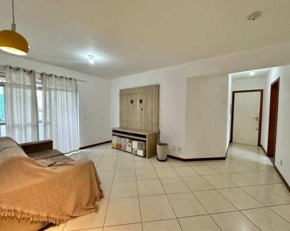 Apartamento 2 dormitórios à Venda – Abraão em Coqueiros – Florianópolis/SC