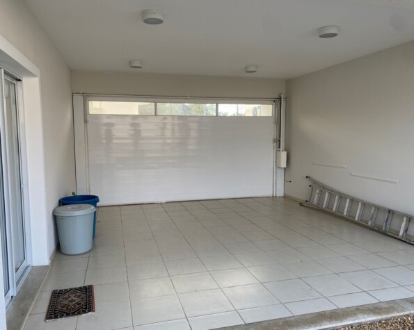 Casa com 4 suítes em Jurerê Internacional — 318 m² construída em terreno de 450 m²