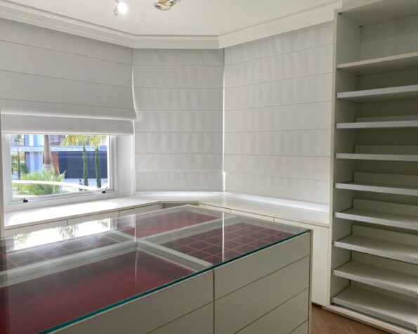 Casa com 4 suítes em Jurerê Internacional — 318 m² construída em terreno de 450 m²