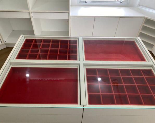 Casa com 4 suítes em Jurerê Internacional — 318 m² construída em terreno de 450 m²