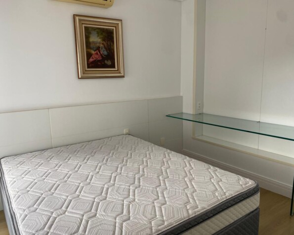 Casa com 4 suítes em Jurerê Internacional — 318 m² construída em terreno de 450 m²