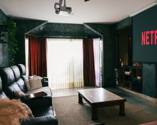 Casa Brutalista Exclusiva em Jurerê Internacional – A Casa do Cineasta