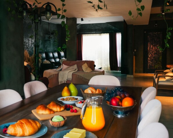 Casa Brutalista Exclusiva em Jurerê Internacional – A Casa do Cineasta