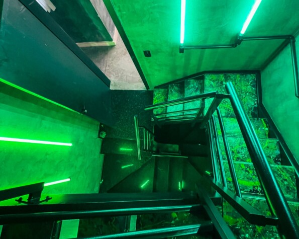 Casa Brutalista Exclusiva em Jurerê Internacional – A Casa do Cineasta